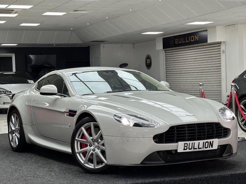 ASTON MARTIN VANTAGE